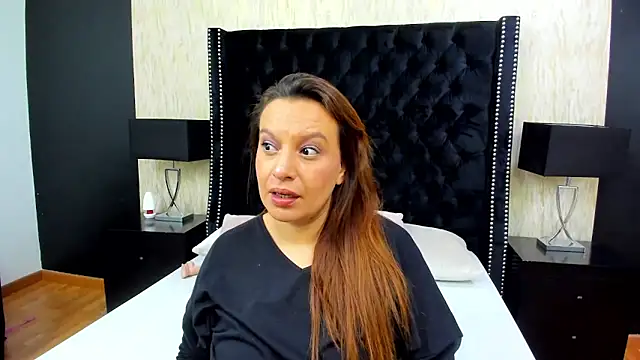 RoxieJackson online show from 7, 1, 2025