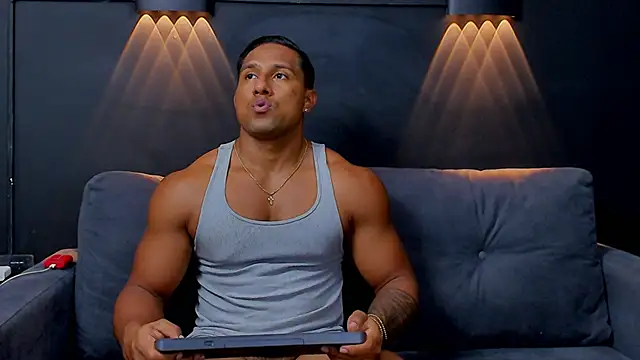 Snapshot of CallumMuscle chatting on 1, 2, 2025 CallumMuscle online show from 1, 2, 2025