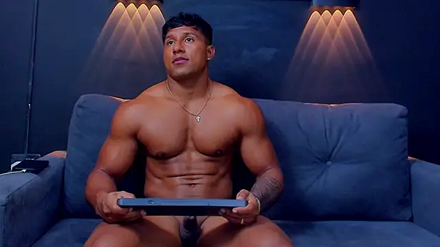 Snapshot of CallumMuscle chatting on 2, 3, 2025 CallumMuscle online show from 2, 3, 2025