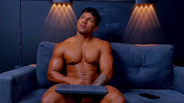 Snapshot of CallumMuscle chatting on 5, 3, 2025 CallumMuscle online show from 5, 3, 2025