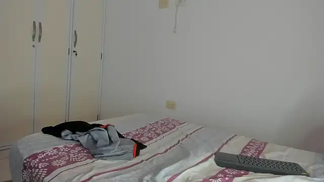 Snapshot of enzo_sloran chatting on 19, 11, 2025 enzo sloran online show from 19, 11, 2025