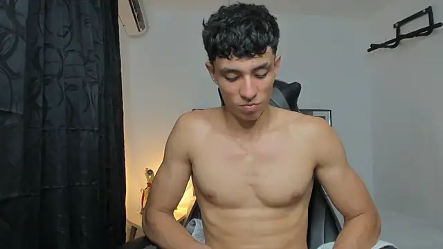 Snapshot of enzo_sloran chatting on 27, 11, 2025 enzo sloran online show from 27, 11, 2025