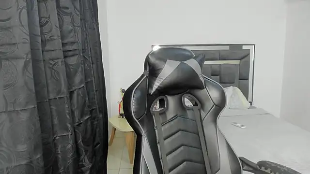 Snapshot of enzo_sloran chatting on 27, 11, 2025 enzo sloran online show from 27, 11, 2025