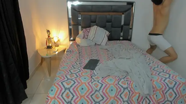 Snapshot of enzo_sloran chatting on 1, 12, 2025 enzo sloran online show from 1, 12, 2025