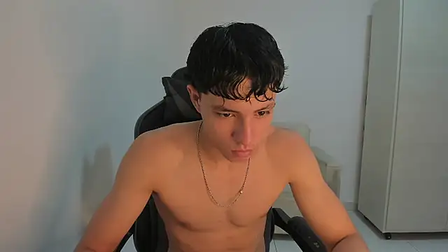 Snapshot of enzo_sloran chatting on 6, 3, 2026 enzo sloran online show from 6, 3, 2026