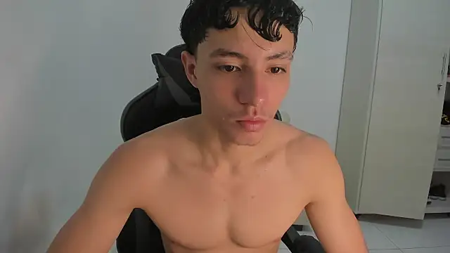 Snapshot of enzo_sloran chatting on 31, 3, 2026 enzo sloran online show from 31, 3, 2026