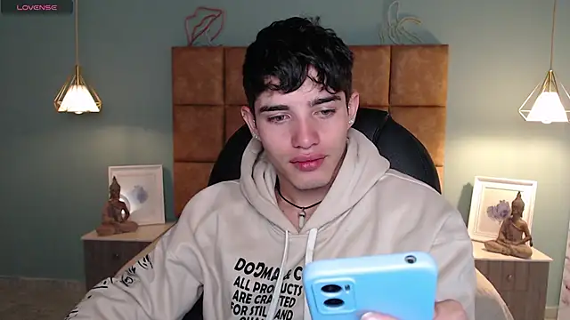 Snapshot of AlejooTwink chatting on 22, 2, 2025 AlejooTwink online show from 22, 2, 2025