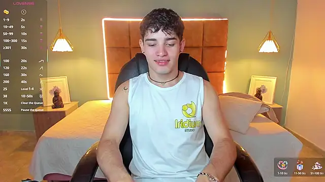 Snapshot of AlejooTwink chatting on 23, 10, 2025 AlejooTwink online show from 23, 10, 2025