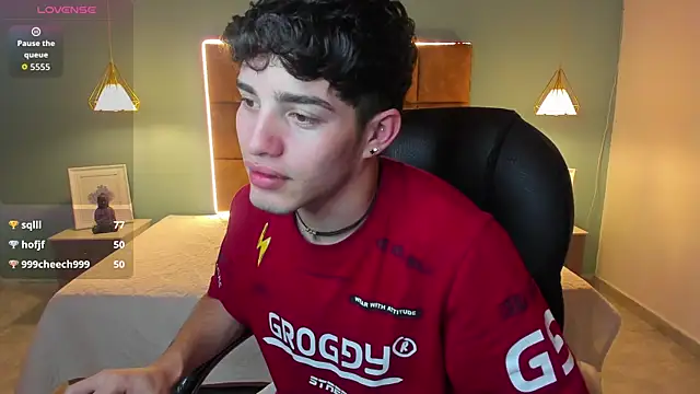 Snapshot of AlejooTwink chatting on 28, 10, 2025 AlejooTwink online show from 28, 10, 2025