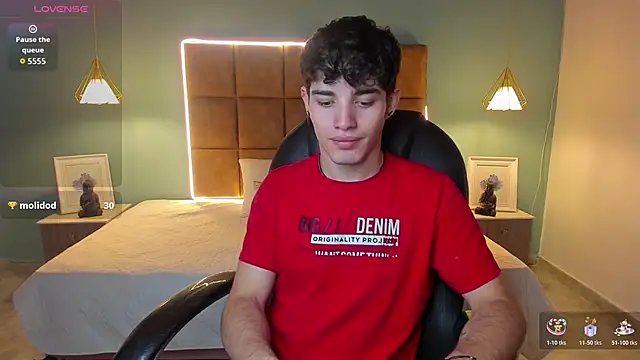 Snapshot of AlejooTwink chatting on 9, 11, 2025 AlejooTwink online show from 9, 11, 2025