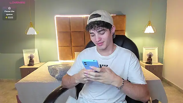 Snapshot of AlejooTwink chatting on 13, 11, 2025 AlejooTwink online show from 13, 11, 2025