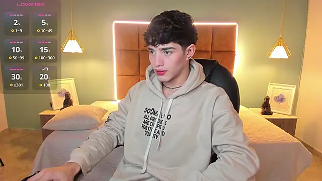 Snapshot of AlejooTwink chatting on 2, 12, 2025 AlejooTwink online show from 2, 12, 2025