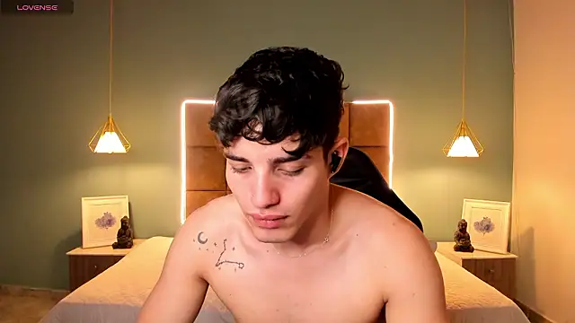 Snapshot of AlejooTwink chatting on 27, 2, 2026 AlejooTwink online show from 27, 2, 2026