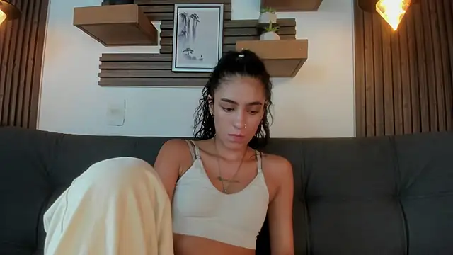 Snapshot of Layla_707 chatting on 15, 9, 2025 Layla 707 online show from 15, 9, 2025