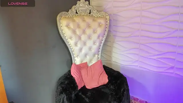 Layla 707 online show from 15, 4, 2026