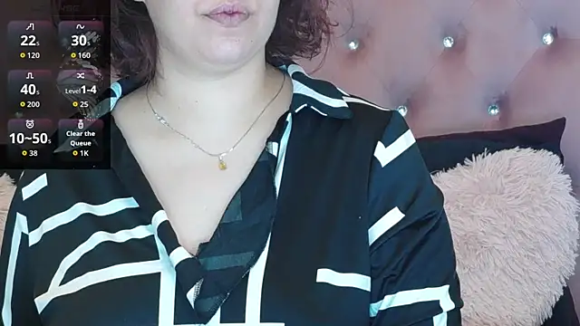 Snapshot of SophiaStarr chatting on 2, 10, 2025 SophiaStarr online show from 2, 10, 2025
