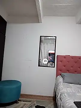 Snapshot of Venus-Wood chatting on 7, 4, 2026 Venus-Wood online show from 7, 4, 2026