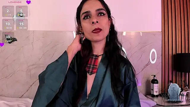 Alice noir online show from 4, 3, 2025