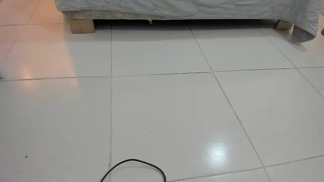 Snapshot of Slut_Milf_ chatting on 31, 12, 2024 Slut Milf  online show from 31, 12, 2024