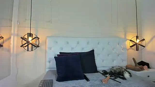 Snapshot of Slut_Milf_ chatting on 8, 2, 2025 Slut Milf  online show from 8, 2, 2025