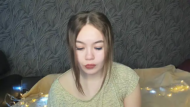 Snapshot of Sara_Kox chatting on 4, 12, 2024 Sara Kox online show from 4, 12, 2024