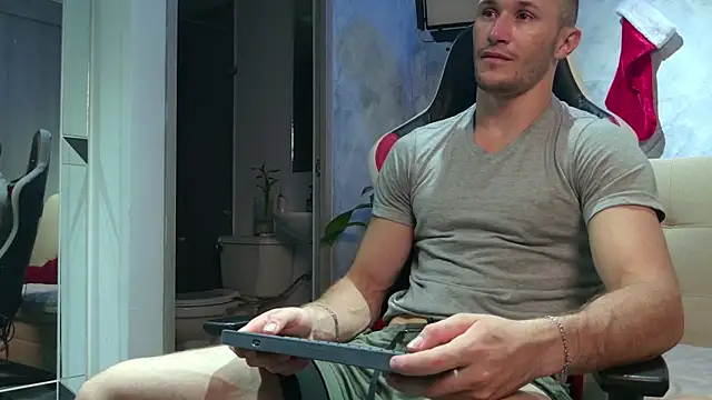 AxelFairchaild online show from 17, 12, 2025