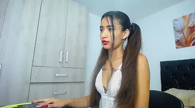 conni f00x online show from 4, 1, 2025