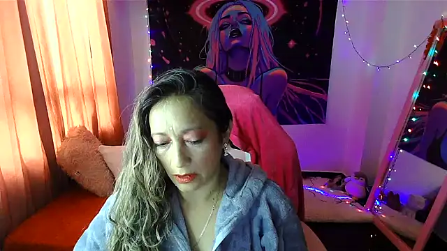 Snapshot of Melanyy_100 chatting on 8, 4, 2026 Melanyy 100 online show from 8, 4, 2026