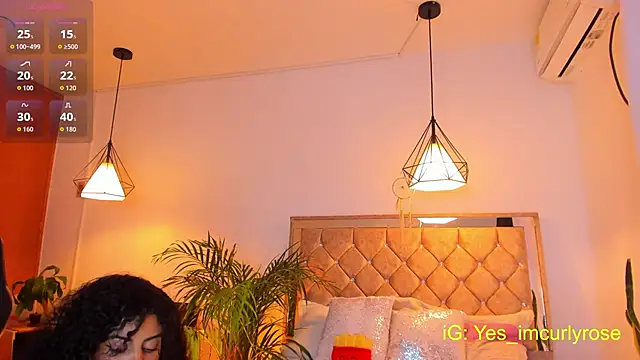 Snapshot of CurlyRose__ chatting on 18, 10, 2025 CurlyRose online show from 18, 10, 2025