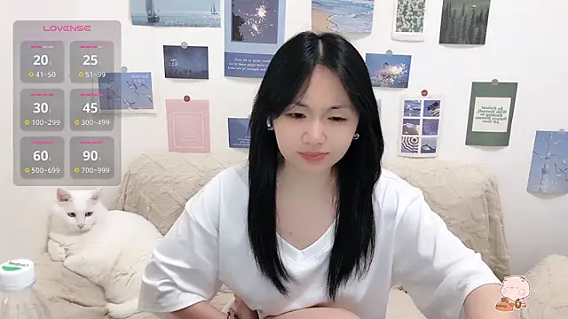 Snapshot of LiLiYbaby chatting on 15, 10, 2025 LiLiYbaby online show from 15, 10, 2025