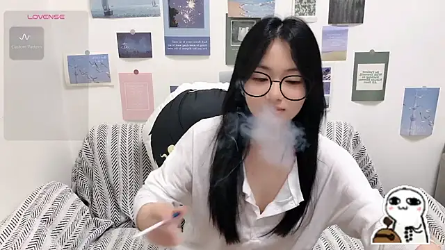 Snapshot of LiLiYbaby chatting on 7, 6, 2026 LiLiYbaby online show from 7, 6, 2026