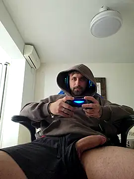 Snapshot of omarito100 chatting on 18, 4, 2026 omarito100 online show from 18, 4, 2026