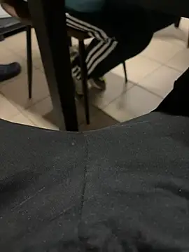 Snapshot of daubine46 chatting on 1, 4, 2026 daubine46 online show from 1, 4, 2026