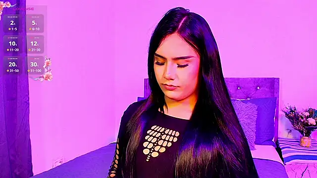 Snapshot of AssQueen18 chatting on 25, 10, 2025 AssQueen18 online show from 25, 10, 2025