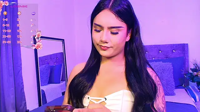 Snapshot of AssQueen18 chatting on 28, 10, 2025 AssQueen18 online show from 28, 10, 2025