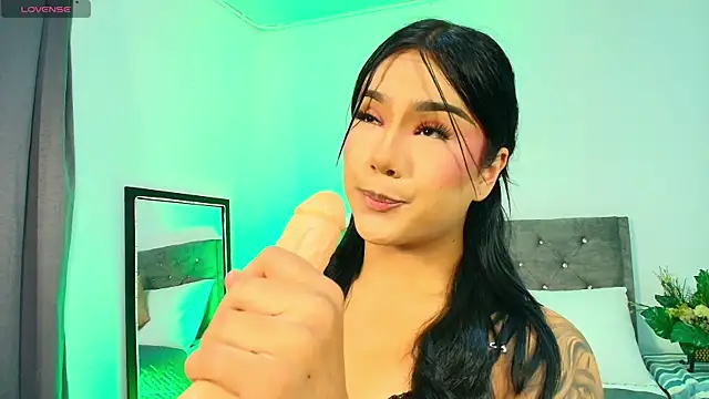 Snapshot of AssQueen18 chatting on 1, 11, 2025 AssQueen18 online show from 1, 11, 2025