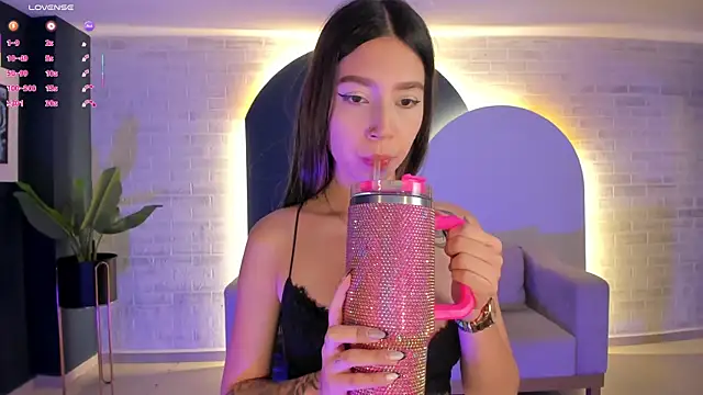 TaraLawrence online show from 29, 11, 2025