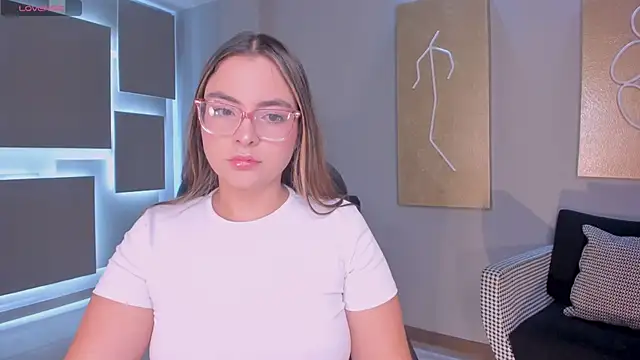 Snapshot of AllisonRogersX chatting on 14, 4, 2026 AllisonRogersX online show from 14, 4, 2026