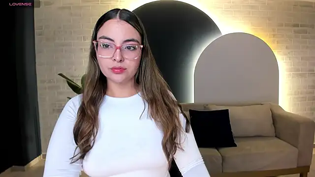 Snapshot of AllisonRogersX chatting on 8, 5, 2026 AllisonRogersX online show from 8, 5, 2026