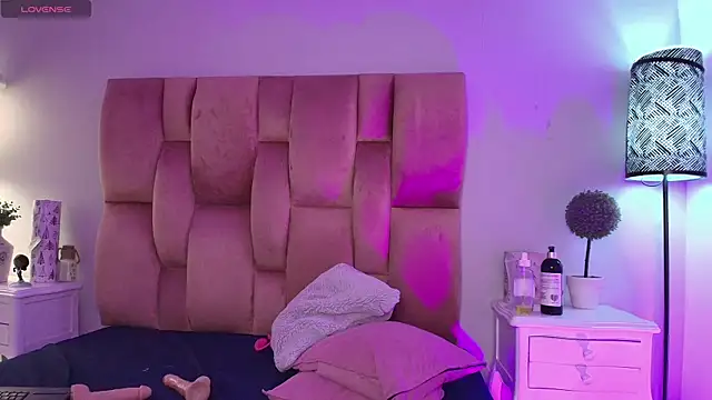 SweetBonniie online show from 19, 9, 2025