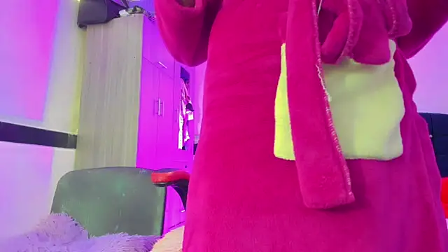 Snapshot of Hellen_moons__ chatting on 7, 4, 2026 Hellen moons online show from 7, 4, 2026