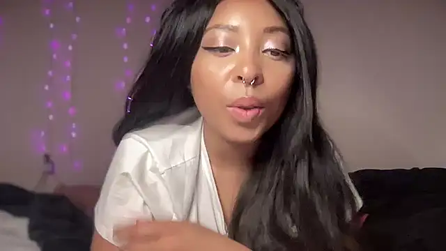 Snapshot of BaileyBaird chatting on 5, 3, 2025 BaileyBaird online show from 5, 3, 2025