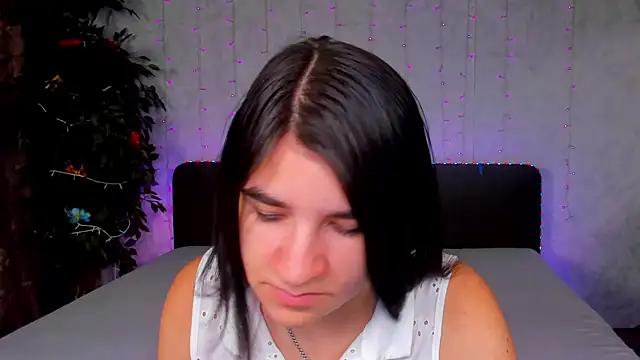  Polly Love  online show from 16, 9, 2025