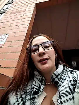 SAMANTHA-16  online show from 9, 1, 2026