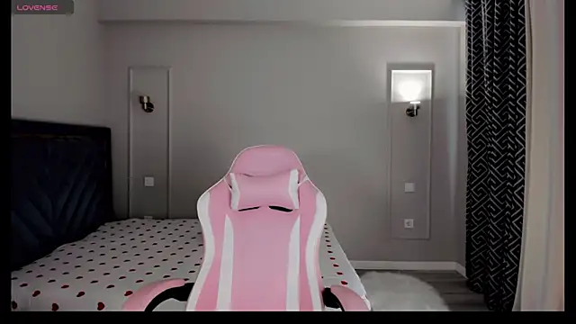 oxxx me online show from 14, 4, 2026