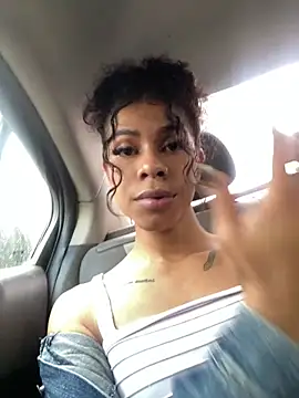 Snapshot of bloom444 chatting on 8, 11, 2025 bloom444 online show from 8, 11, 2025