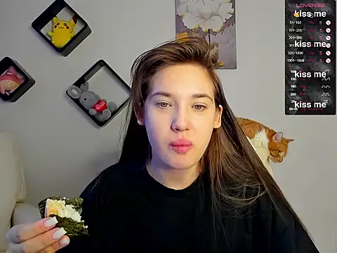 Holly Molii online show from 5, 2, 2025