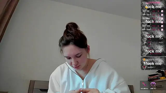 Holly Molii online show from 18, 2, 2025