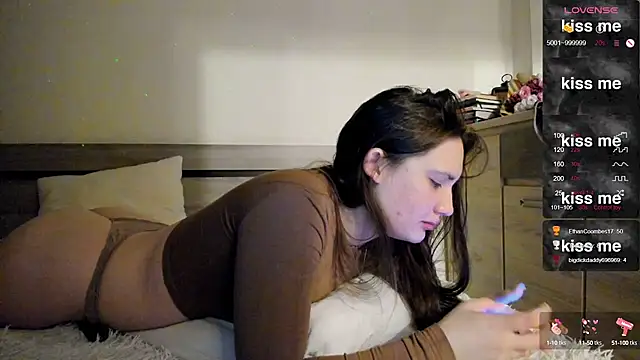 Holly Molii online show from 23, 2, 2025