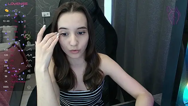 Alice Weiss online show from 1, 3, 2026